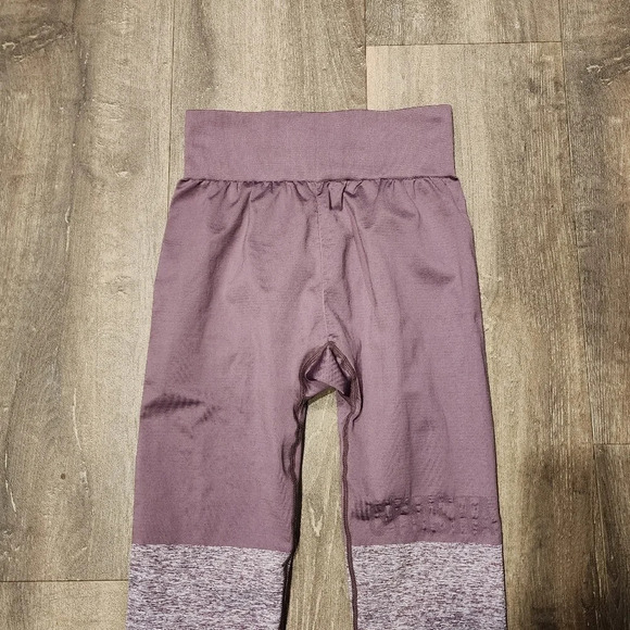 Gymshark Two Toned Seamless Legging - Picture 5 of 8